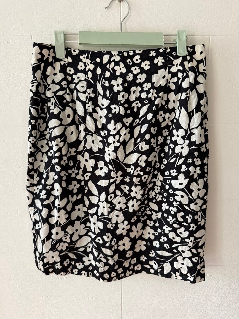 Liz Claiborne | Vintage Silk Floral Print Midi Skirt | Luxury Summer | Medium